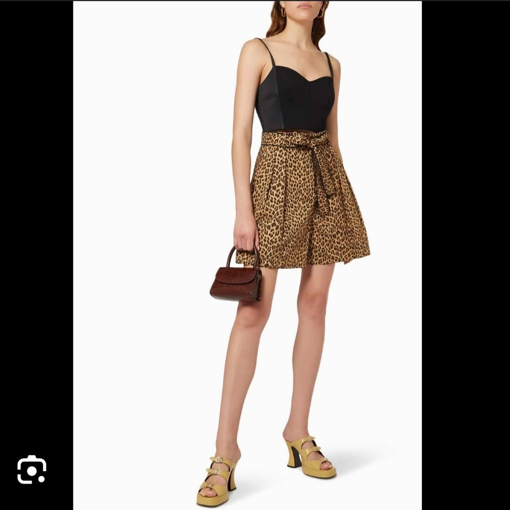 High-rise leopard print shorts
